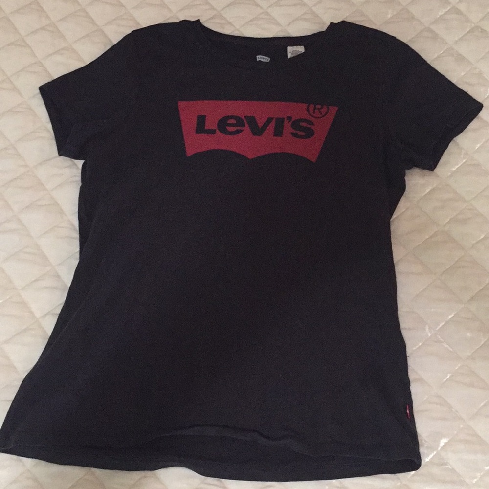 Black Levi’s T-Shirt